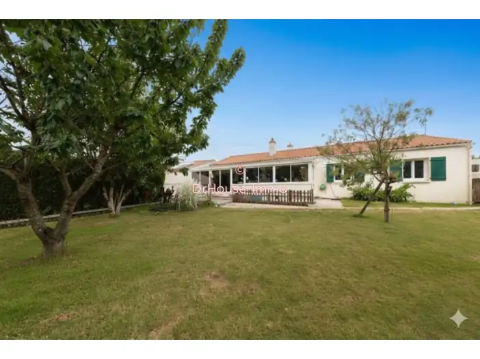 Maison 6 pièces de 173 m² - Apremont (85220)