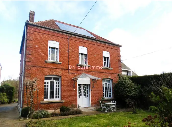 Maison 12 pièces de 297 m² - Béthune (62400)