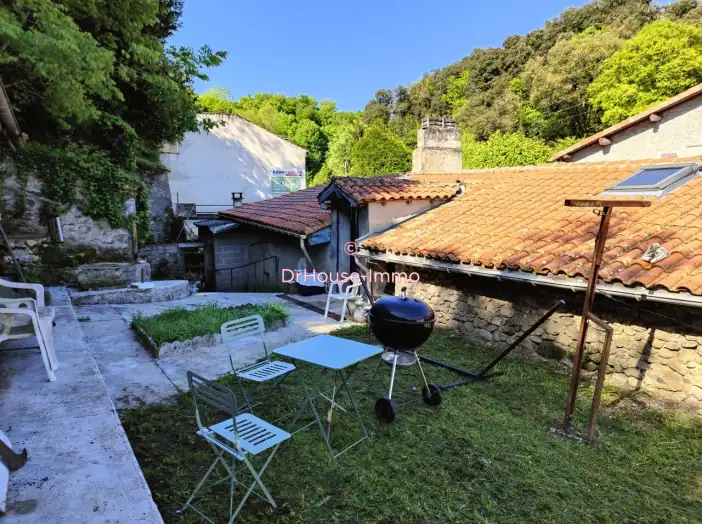 Maison 5 pièces de 105 m² - Saint-Brice (16100)
