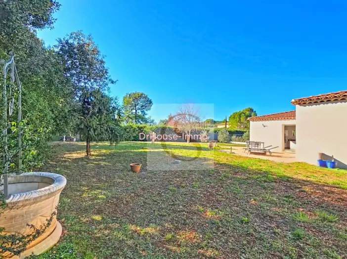 Maison 4 pièces de 115 m² - Cotignac (83570)