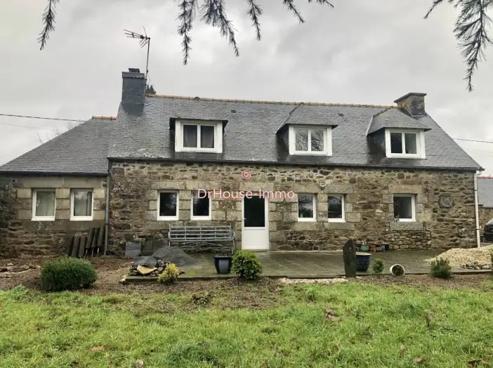 Maison 4 pièces de 96 m² - Plusquellec (22160)