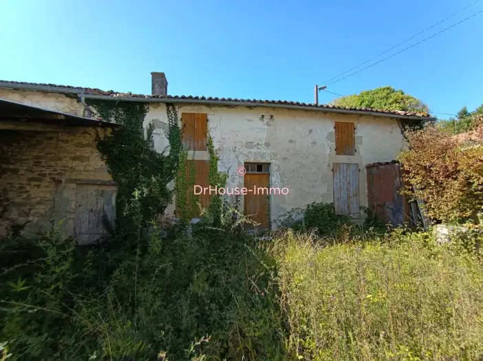 Maison 3 pièces de 100 m² - Saint-Pierre-de-l'Isle (17330)
