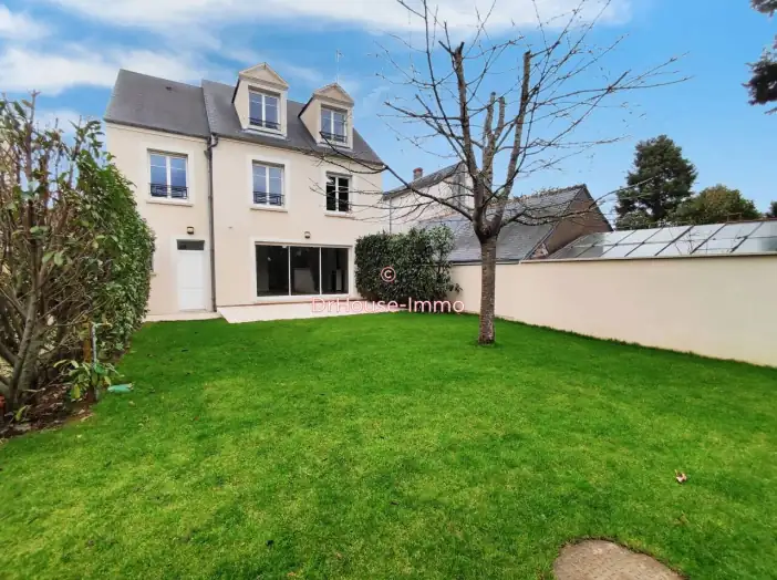 Maison 6 pièces de 170 m² - Orléans (45100)