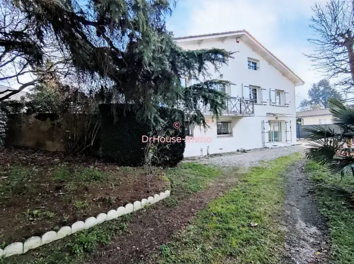 Maison 8 pièces de 162 m² - Bègles (33130)