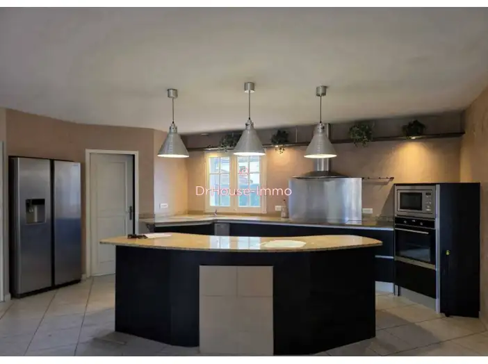 Maison 7 pièces de 178 m² - Roaillan (33210)