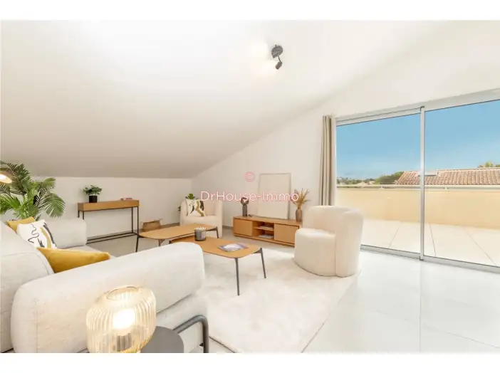 Appartement 4 pièces de 89 m² - Toulon (83000)