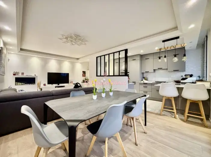 Appartement 4 pièces de 87 m² - Les Lilas (93260)