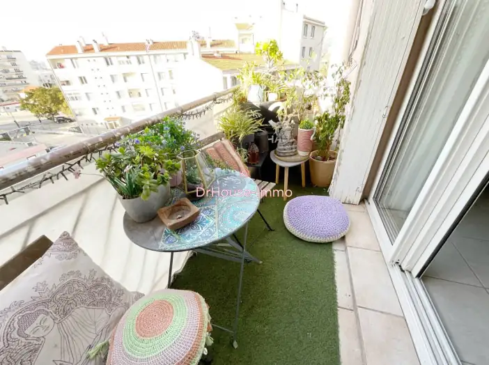 Appartement 3 pièces de 49 m² - La Seyne-sur-Mer (83500)