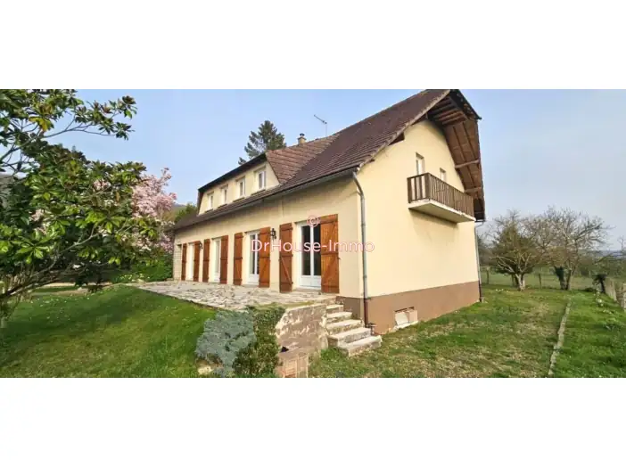 Maison 8 pièces de 240 m² - Port-Mort (27940)