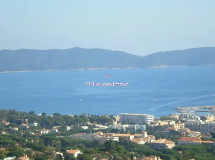 Maison 5 pièces de 137 m² - Cavalaire-sur-Mer (83240)