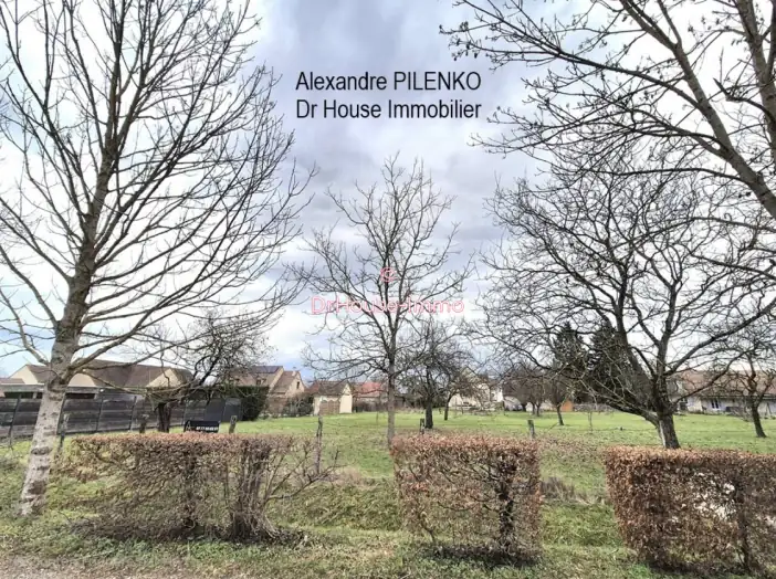 Terrain de 1 016 m² - Laives (71240)