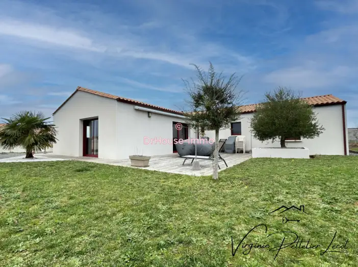 Maison 6 pièces de 130 m² - Fontenay-le-Comte (85200)