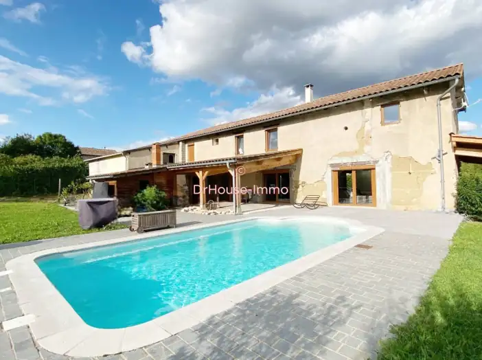 Maison 7 pièces de 201 m² - Messimy-sur-Saône (01480)