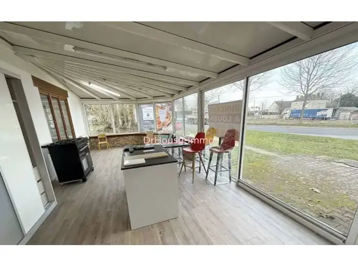 Commerce 3 pièces de 83 m² - Saint-Soupplets (77165)