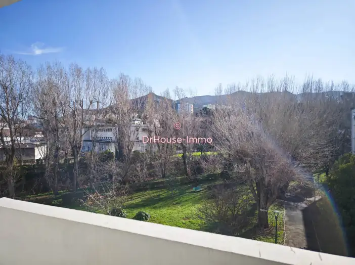 Appartement 4 pièces de 97 m² - Marseille (13011)