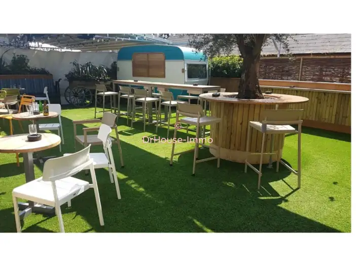 Commerce de 195 m² - Meximieux (01800)