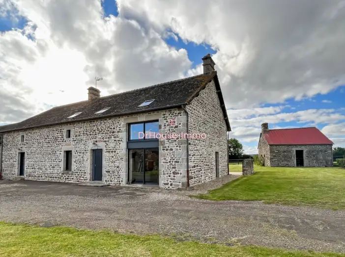 Maison 9 pièces de 220 m² - L'orée d'écouves (61320)