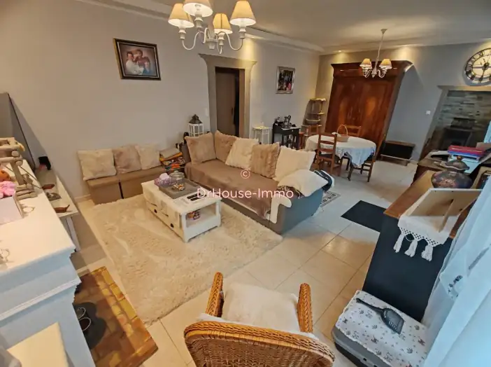 Maison 9 pièces de 168 m² - Port-de-Piles (86220)