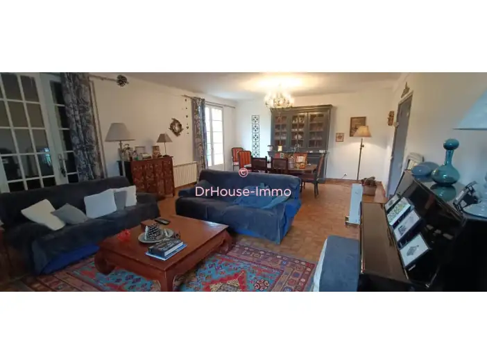 Maison 9 pièces de 235 m² - Marigné-Laillé (72220)