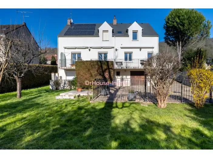 Maison 7 pièces de 213 m² - Vaux-sur-Seine (78740)