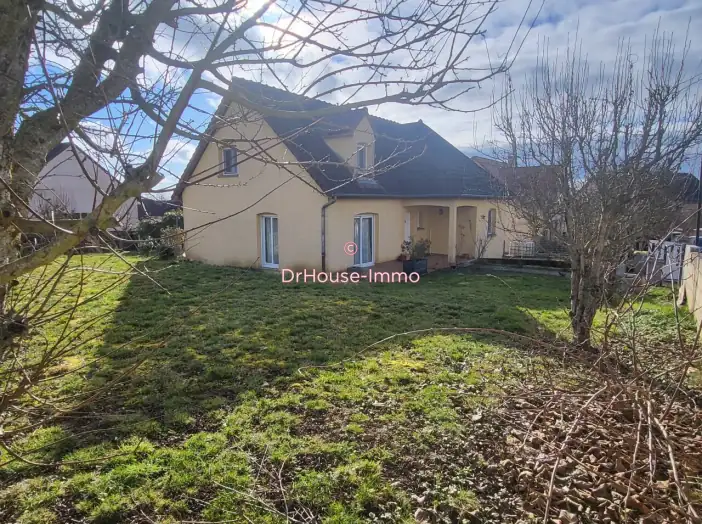 Maison 8 pièces de 148 m² - Mirebeau-sur-Bèze (21310)