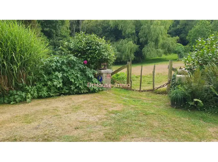 Maison 6 pièces de 162 m² - Guéhenno (56420)