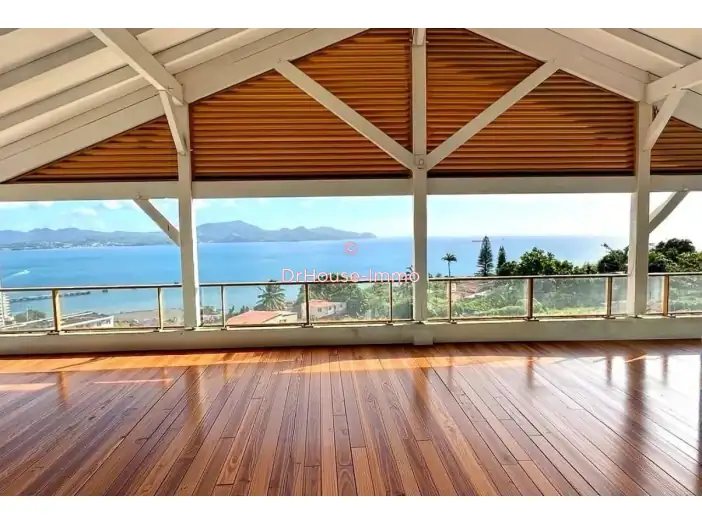 Appartement 4 pièces de 134 m² - Fort-de-France (97200)