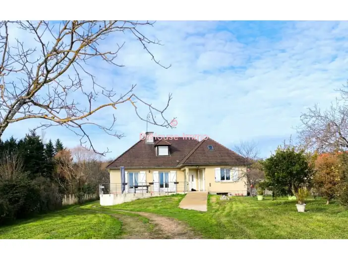 Maison 6 pièces de 168 m² - Creuzier-le-Vieux (03300)