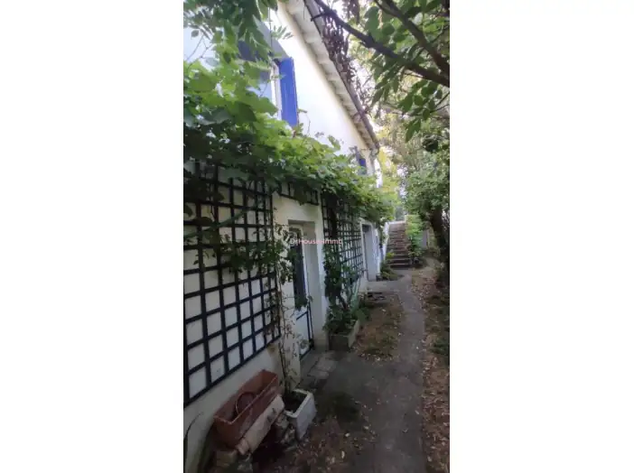 Maison 9 pièces de 181 m² - Castillon-la-Bataille (33350)