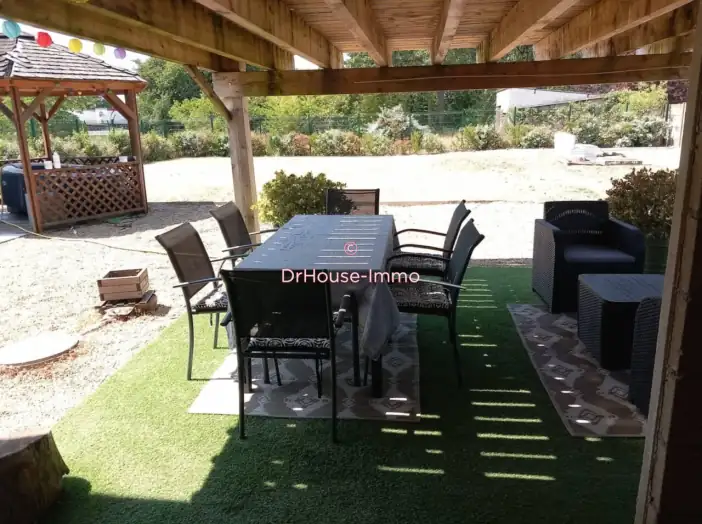 Maison 8 pièces de 180 m² - Écommoy (72220)