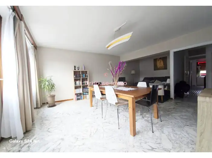 Appartement 5 pièces de 110 m² - Saint-Étienne (42100)