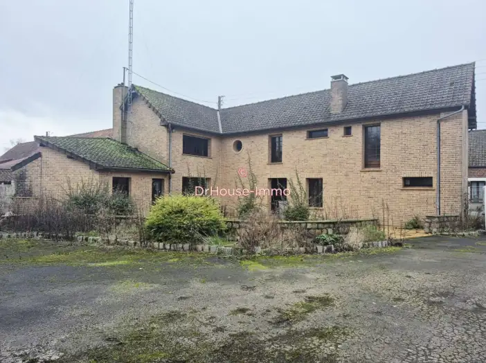 Maison 5 pièces de 280 m² - Aire-sur-la-Lys (62120)