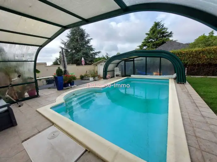 Maison 8 pièces de 135 m² - Saint-Gervais-en-Belin (72220)