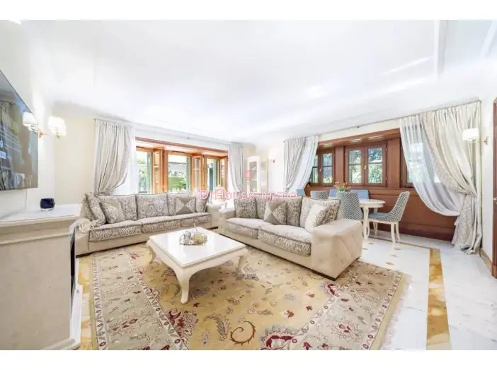 Appartement 3 pièces de 112 m² - Cannes (06400)