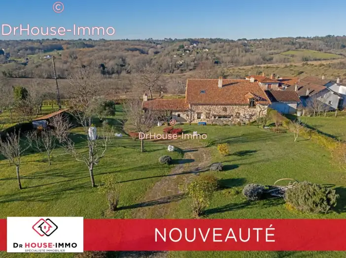 Maison 8 pièces de 330 m² - Chantérac (24190)