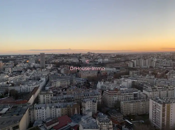 Appartement 6 pièces de 181 m² - Paris (75013)