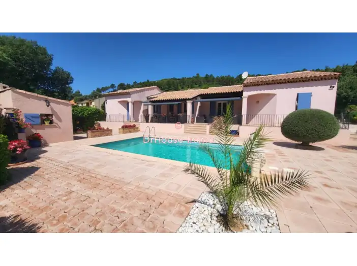 Maison 7 pièces de 155 m² - Cabasse (83340)