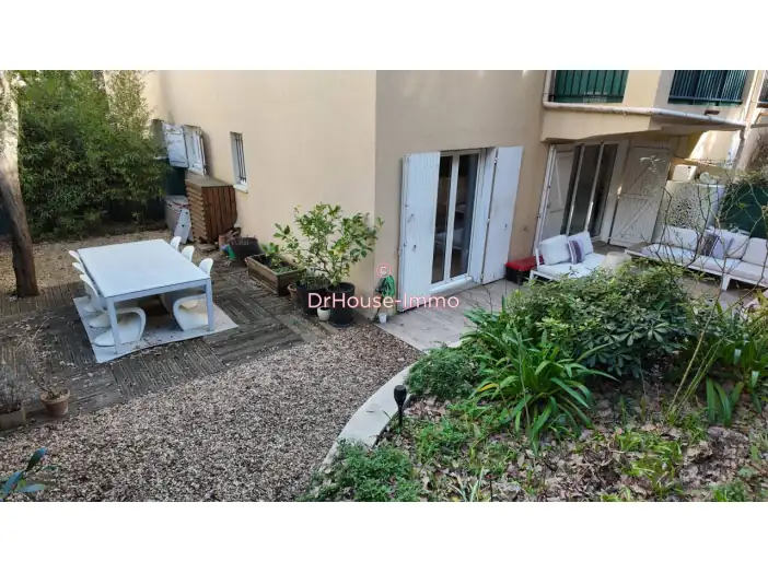 Appartement 2 pièces de 53 m² - Toulon (83000)