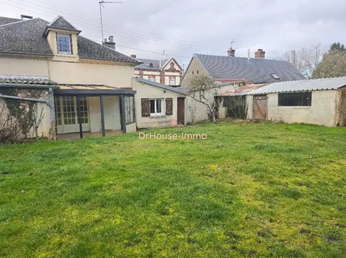 Immeuble 9 pièces de 235 m² - Évreux (27000)