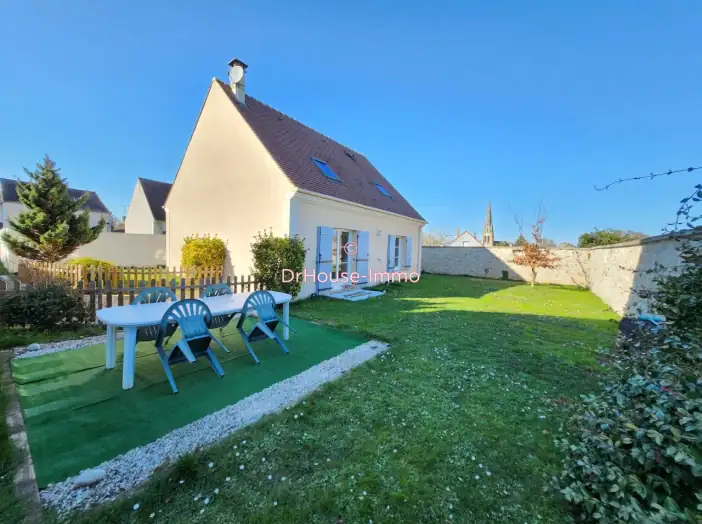 Maison 6 pièces de 117 m² - Plailly (60128)