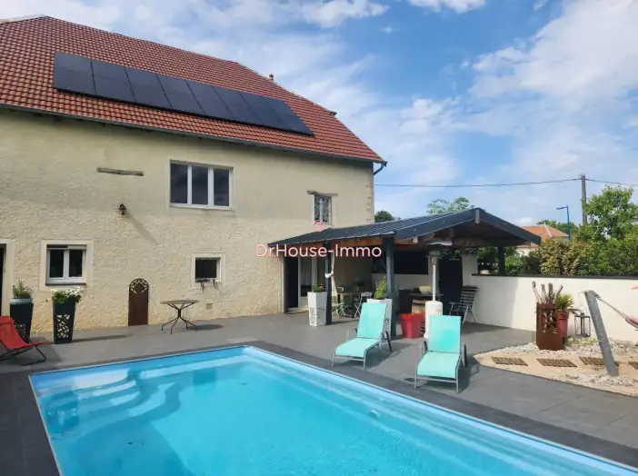 Maison 10 pièces de 234 m² - Autechaux (25110)