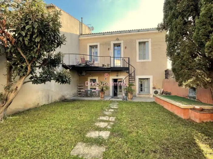 Maison 6 pièces de 210 m² - Montpellier (34000)