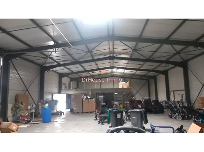 Local d'activités 10 pièces de 990 m² - Saint-Paulien (43350)