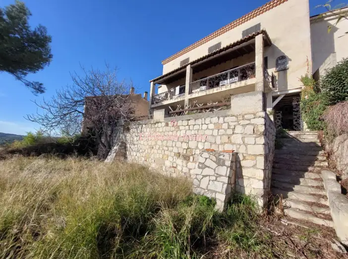 Maison 9 pièces de 225 m² - Velaux (13880)