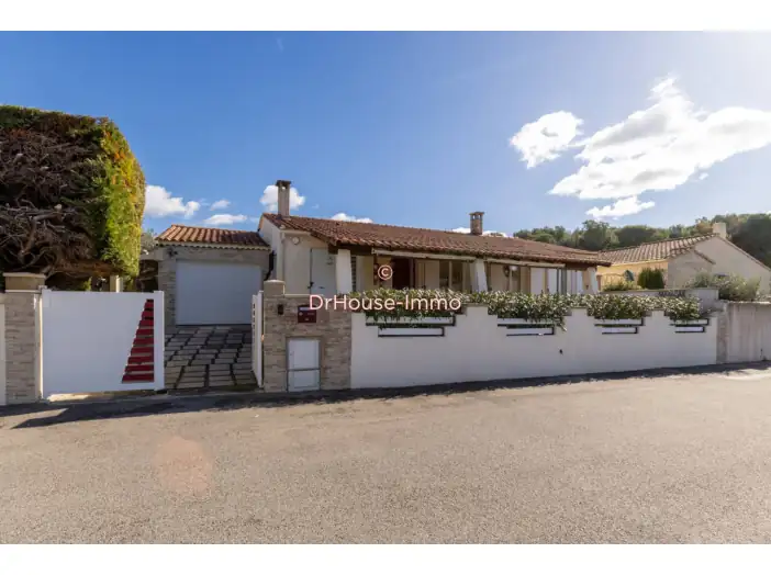 Maison 4 pièces de 90 m² - Salon-de-Provence (13300)
