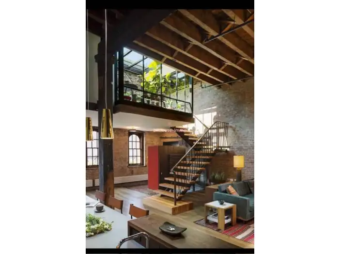 Bien immobilier 8 pièces de 350 m² - Gentilly (94250)