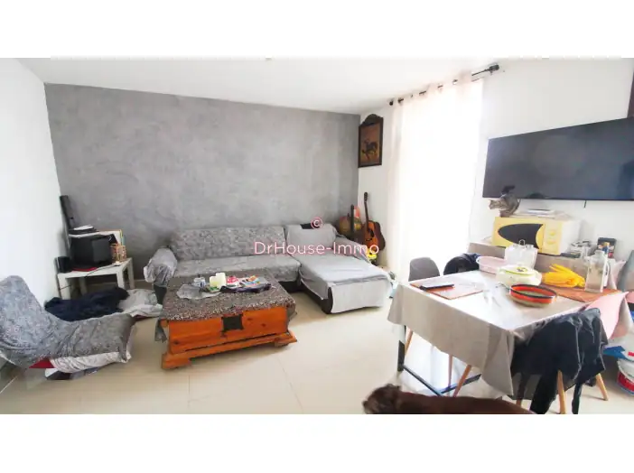 Appartement 2 pièces de 49 m² - Marseille (13003)