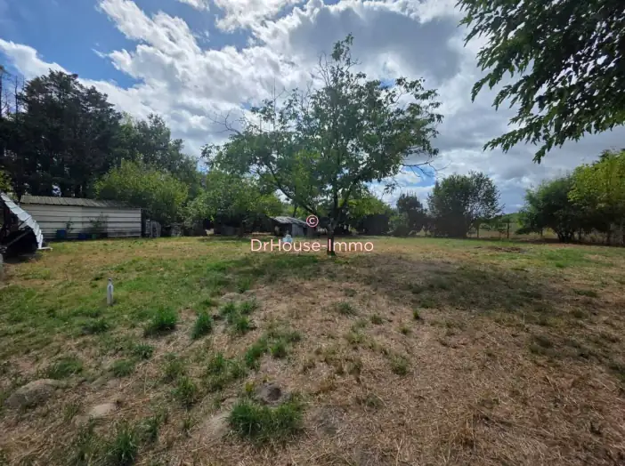 Terrain de 1 524 m² - Peujard (33240)