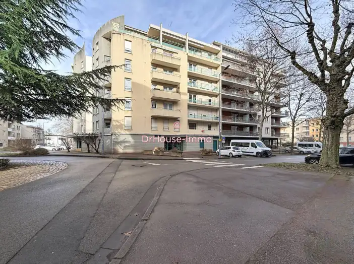 Appartement 4 pièces de 84 m² - Saint-Étienne (42000)