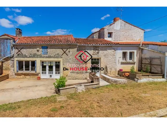 Maison 6 pièces de 141 m² - Nalliers (85370)